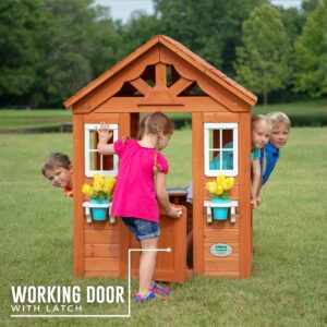 working door with latch