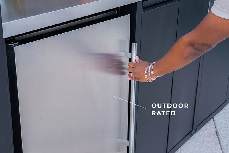 03- Outdoor Rated Outdoor rated to over 100° F