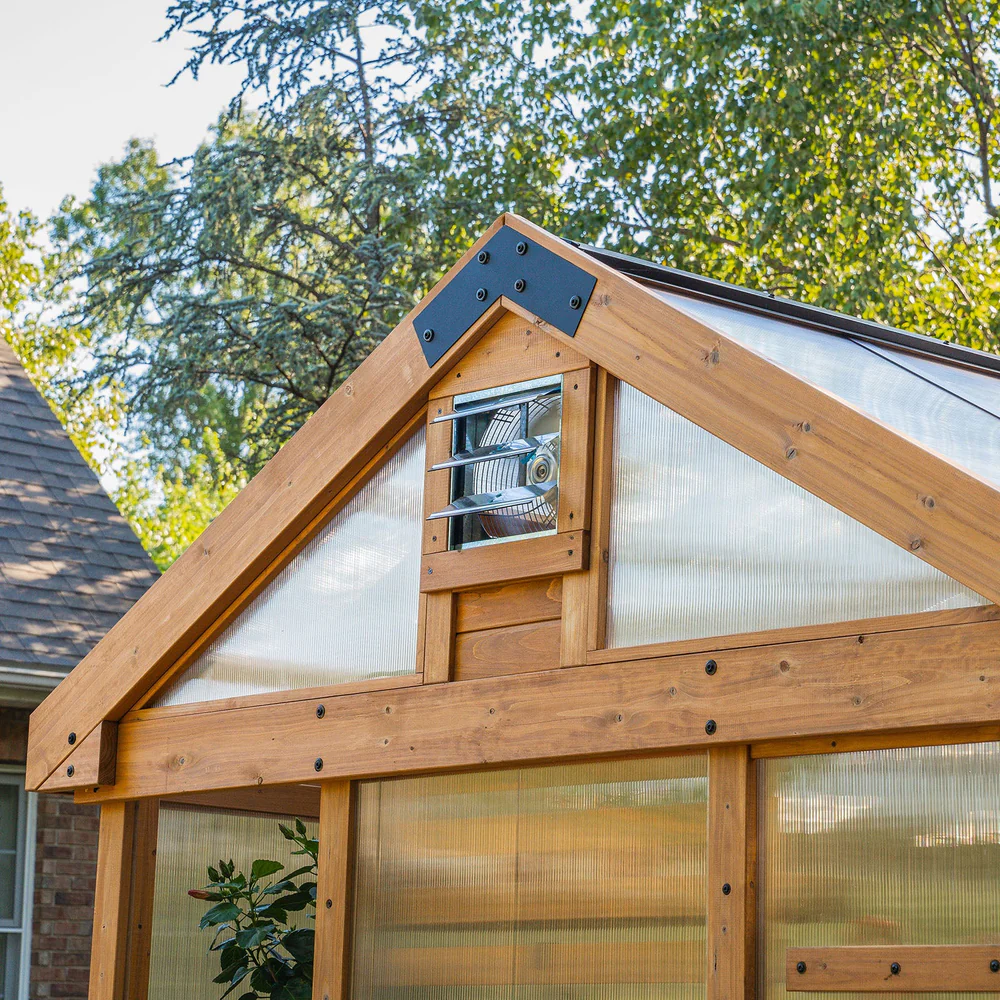 DURABILITY IN ALL SEASONS In addition to providing an extended growing season, you can rest assured that it will stand strong in harsh conditions.